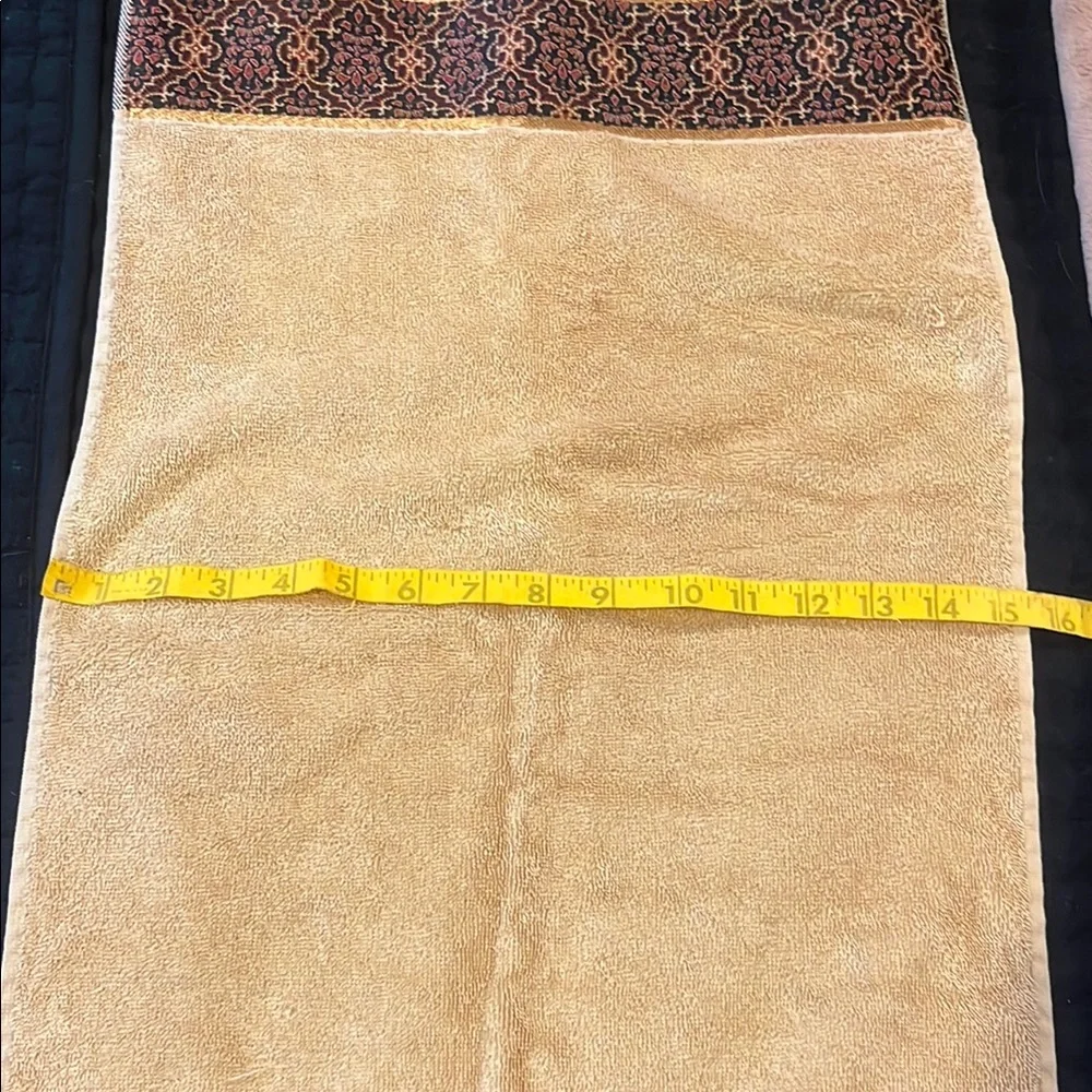 Waverly 2 Elegant Gold Towels with Patterned Border